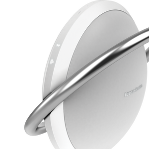 ONYX - White - Wireless, portable speaker with a go-anywhere attitude - Detailshot 1